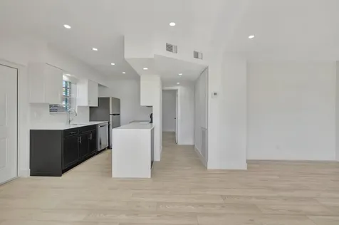 325 E Decarie Street Delray Beach FL 33444