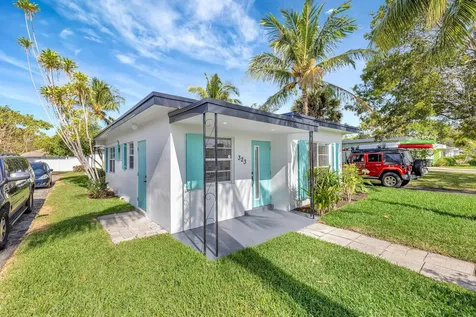 325 E Decarie Street Delray Beach FL 33444