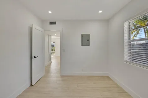 325 E Decarie Street Delray Beach FL 33444