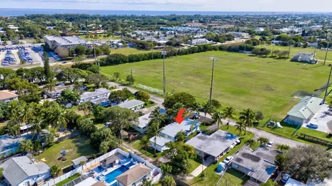 325 E Decarie Street Delray Beach FL 33444