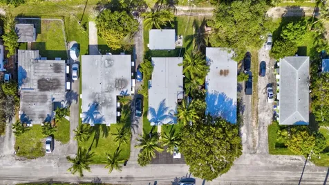325 E Decarie Street Delray Beach FL 33444