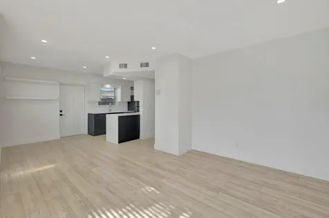 325 E Decarie Street Delray Beach FL 33444