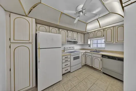 681 S Hollybrook Drive Pembroke Pines FL 33025