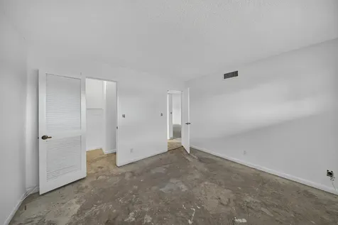 681 S Hollybrook Drive Pembroke Pines FL 33025