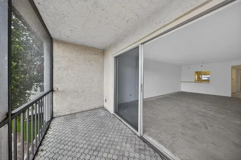 681 S Hollybrook Drive Pembroke Pines FL 33025