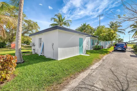 325 De Carie Street Delray Beach FL 33444