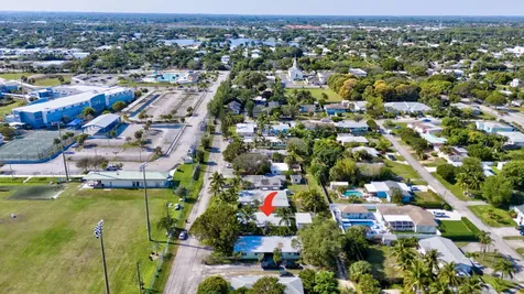 325 De Carie Street Delray Beach FL 33444