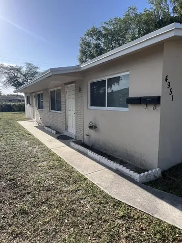 4951 SW 28th Terrace Dania Beach FL 33312