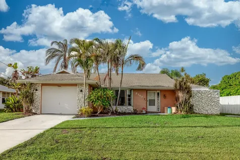 2349 Se Avalon Road Port Saint Lucie FL 34952