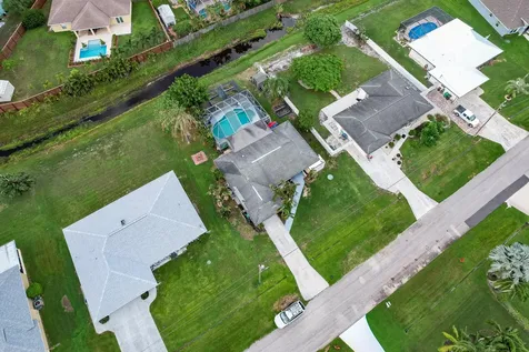2349 Se Avalon Road Port Saint Lucie FL 34952