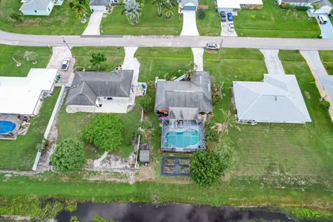 2349 Se Avalon Road Port Saint Lucie FL 34952