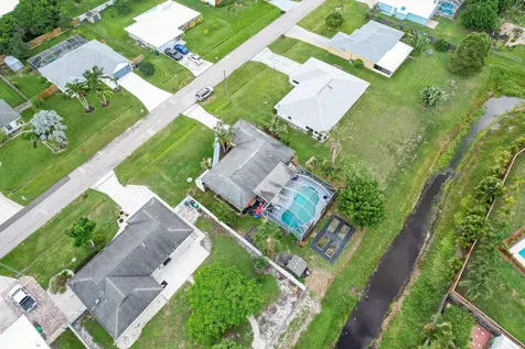 2349 Se Avalon Road Port Saint Lucie FL 34952