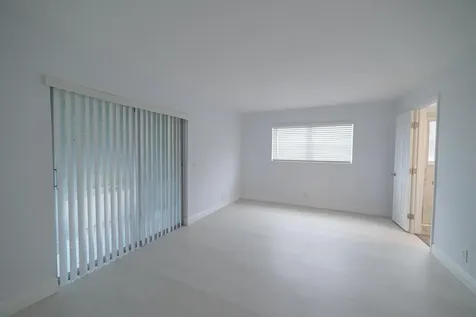 53 Lyndhurst Deerfield Beach FL 33442