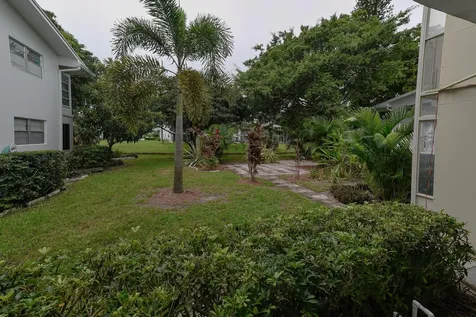 53 Lyndhurst Deerfield Beach FL 33442
