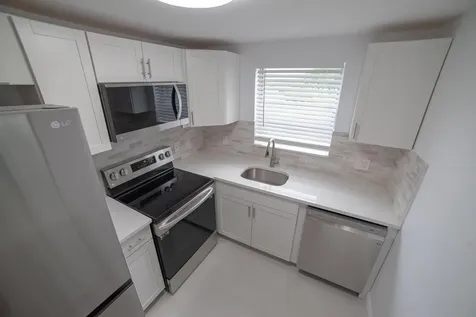 53 Lyndhurst Deerfield Beach FL 33442