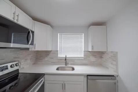 53 Lyndhurst Deerfield Beach FL 33442