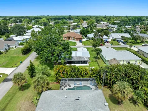 573 Alamanda Avenue Sebastian FL 32958