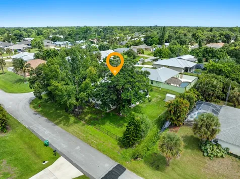 573 Alamanda Avenue Sebastian FL 32958