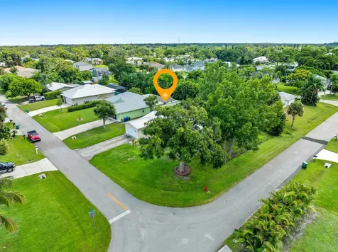 573 Alamanda Avenue Sebastian FL 32958