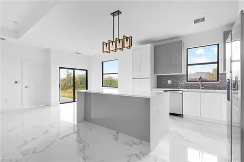 1806 Ne 21st Place Cape Coral FL 33909