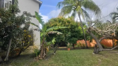 8741 Sw 10th Street Pembroke Pines FL 33025