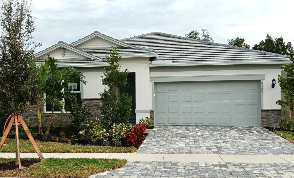 8358 Pequod Avenue Vero Beach FL 32967