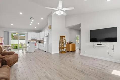 1825 Sw Effland Avenue Port Saint Lucie FL 34953