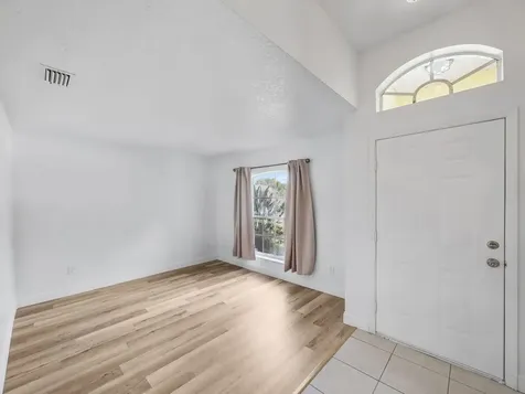 5323 Nw Perez Court Port Saint Lucie FL 34983