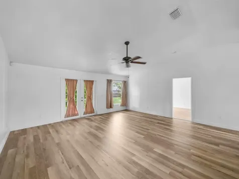 5323 Nw Perez Court Port Saint Lucie FL 34983