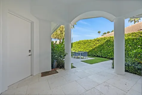 2940 Twin Oaks Way Wellington FL 33414