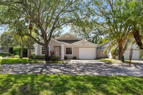 15 Admirals Court Palm Beach Gardens FL 33418