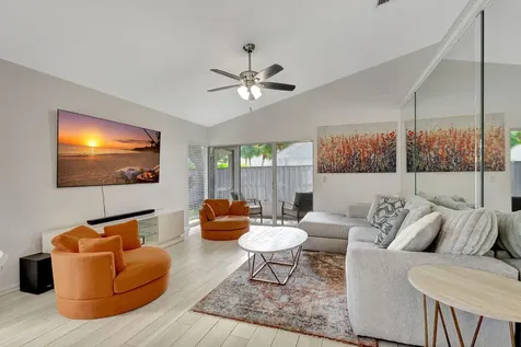 15 Admirals Court Palm Beach Gardens FL 33418