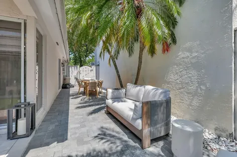15 Admirals Court Palm Beach Gardens FL 33418