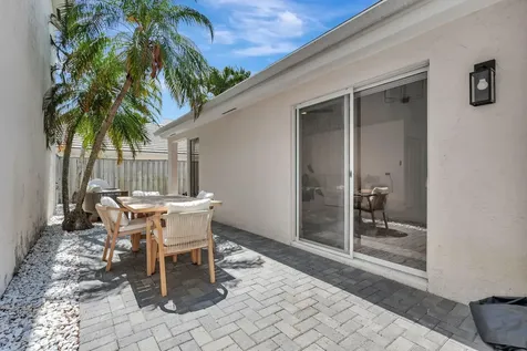 15 Admirals Court Palm Beach Gardens FL 33418