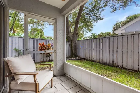15 Admirals Court Palm Beach Gardens FL 33418