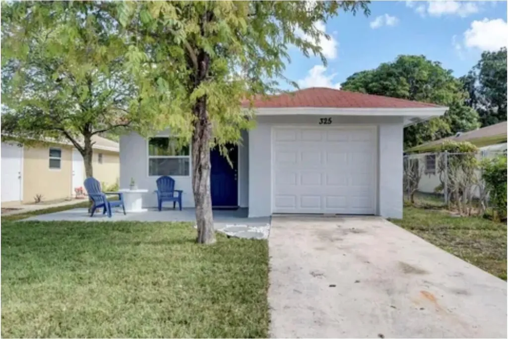 325 SW 4th Avenue Delray Beach FL 33444