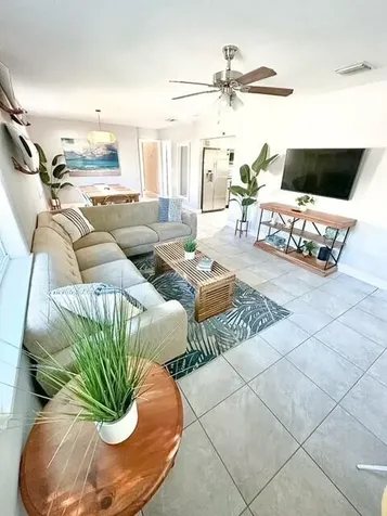 325 SW 4th Avenue Delray Beach FL 33444