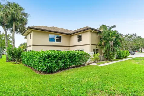 43 Essex Court Royal Palm Beach FL 33411