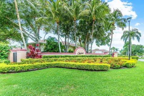 43 Essex Court Royal Palm Beach FL 33411