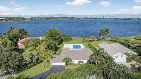 8 Woodbrook Circle West Palm Beach FL 33401