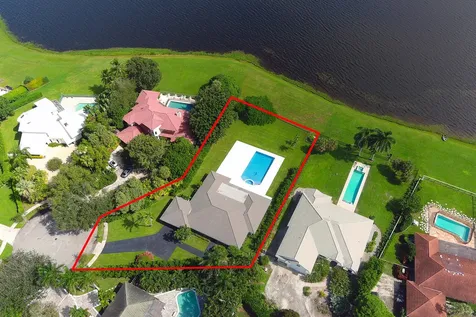 8 Woodbrook Circle West Palm Beach FL 33401