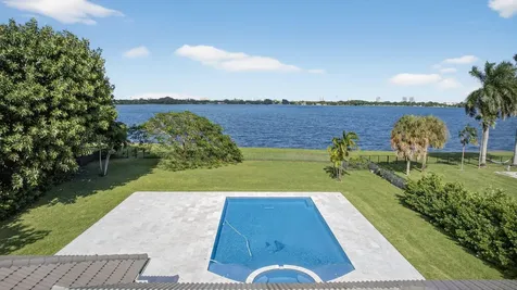 8 Woodbrook Circle West Palm Beach FL 33401