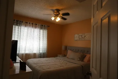 881 Nw 208th Drive Pembroke Pines FL 33029