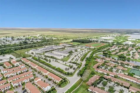 881 Nw 208th Drive Pembroke Pines FL 33029