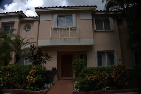 881 Nw 208th Drive Pembroke Pines FL 33029
