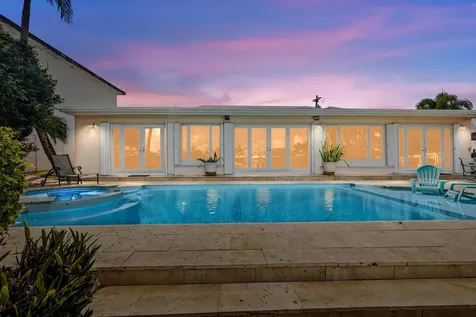 2741 Ne 8th Court Pompano Beach FL 33062