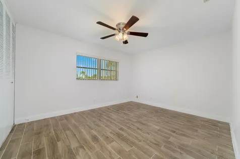 2567 Dudley Drive W West Palm Beach FL 33415