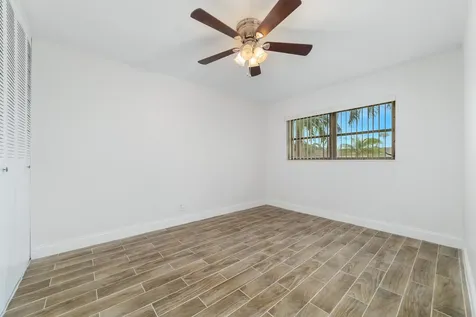 2567 Dudley Drive W West Palm Beach FL 33415