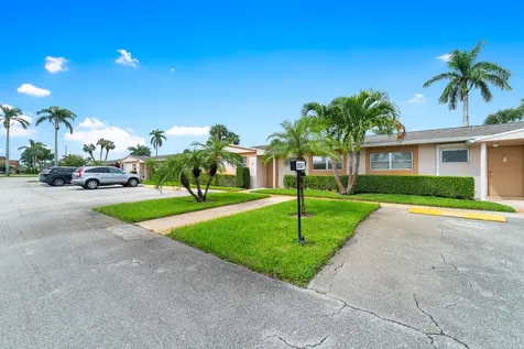 2567 Dudley Drive W West Palm Beach FL 33415