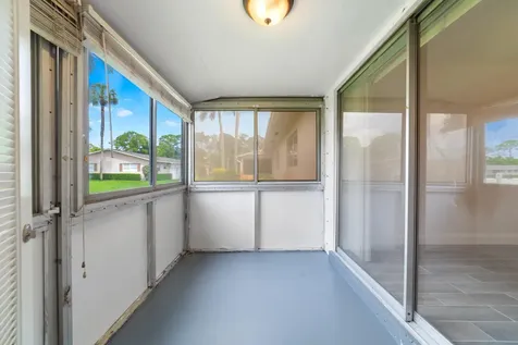 2567 Dudley Drive W West Palm Beach FL 33415